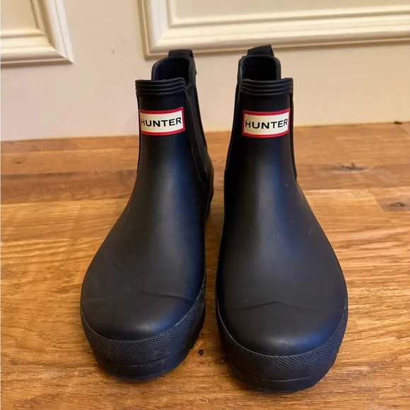 Hunter Black Rain Boots Waterproof Ankle Design - Picture 3 of 8